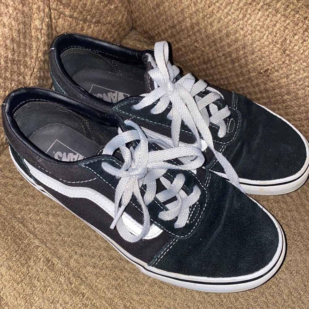 Vans black suede youth 4.5
